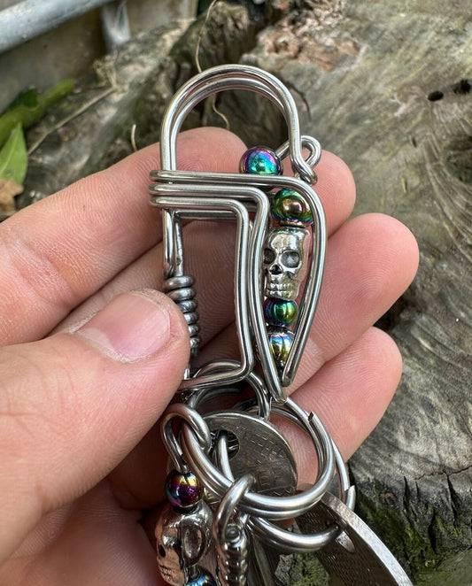 Skull keychain | stainless steel keychain | Craftsmen create artistic keychains | handmade keychain key holder | Mechanical carabiner hook