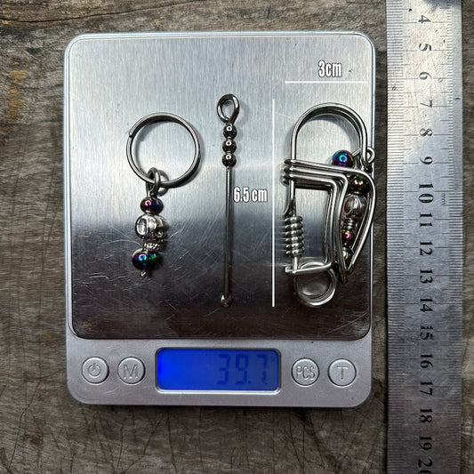 Skull keychain | stainless steel keychain | Craftsmen create artistic keychains | handmade keychain key holder | Mechanical carabiner hook